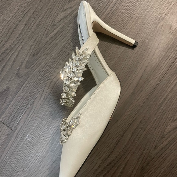 COPY- Manolo Blahnik - Picture 2 of 2